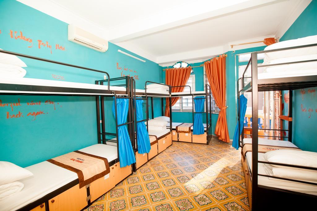 Halong Party Hostel Hạ Long Exterior foto